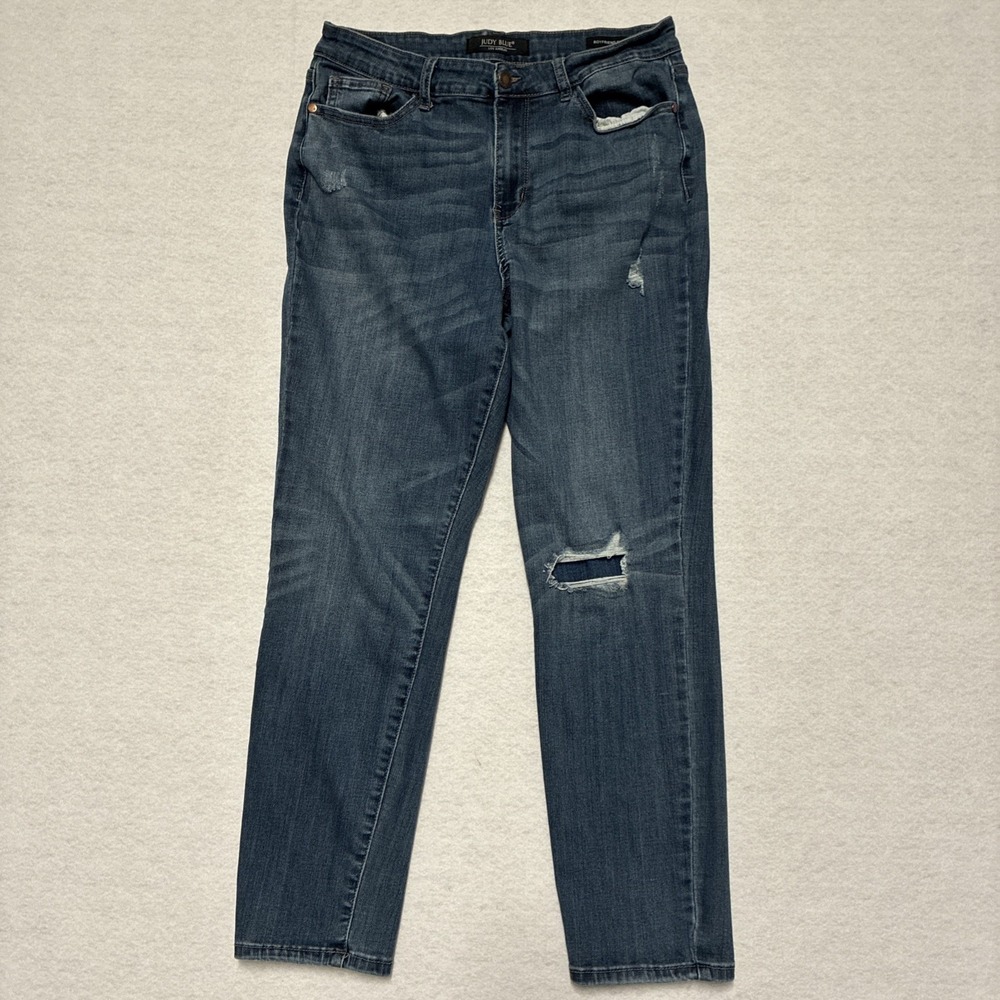 JUDY BLUE Boyfriend Fit Stretch Distressed Medium Wash Denim  Size 13/31 Women's